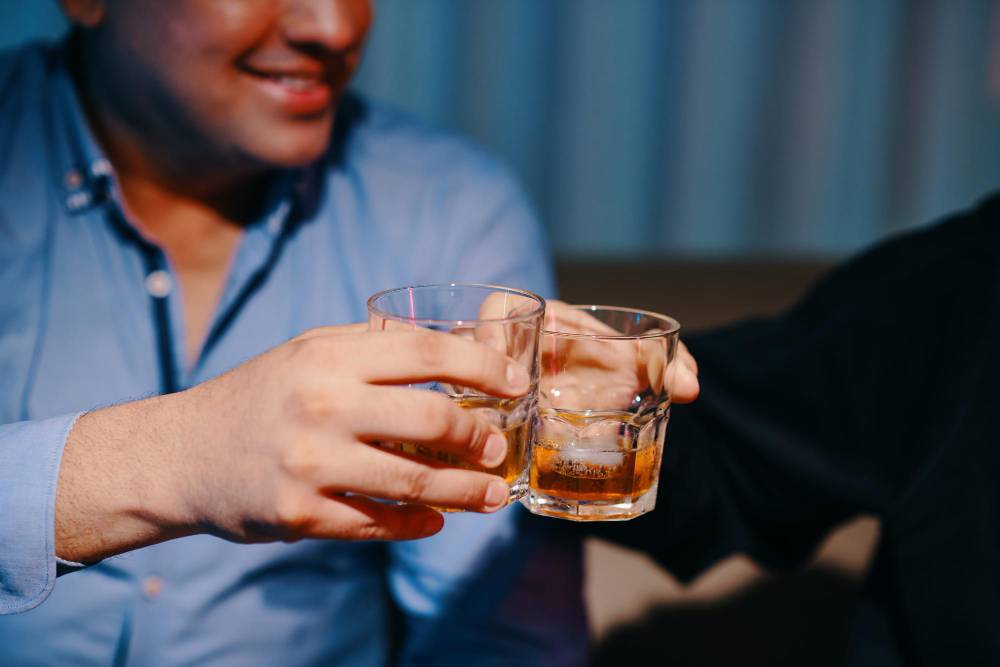Jakie argumenty trafiają do alkoholika? Perspektywa naukowa na skuteczność różnych metod komunikacji